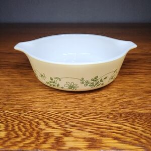 Pyrex Shenandoah casserole dish 471-b